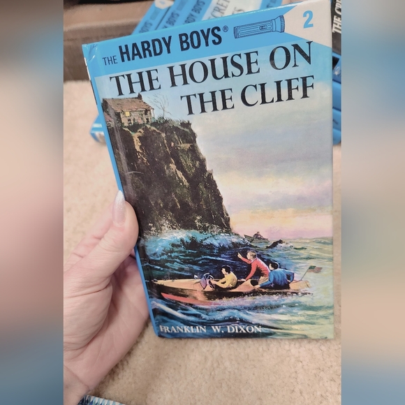 Hardy Boys Hardback books 1 thru 9 in GREAT CONDITION - Picture 3 of 9